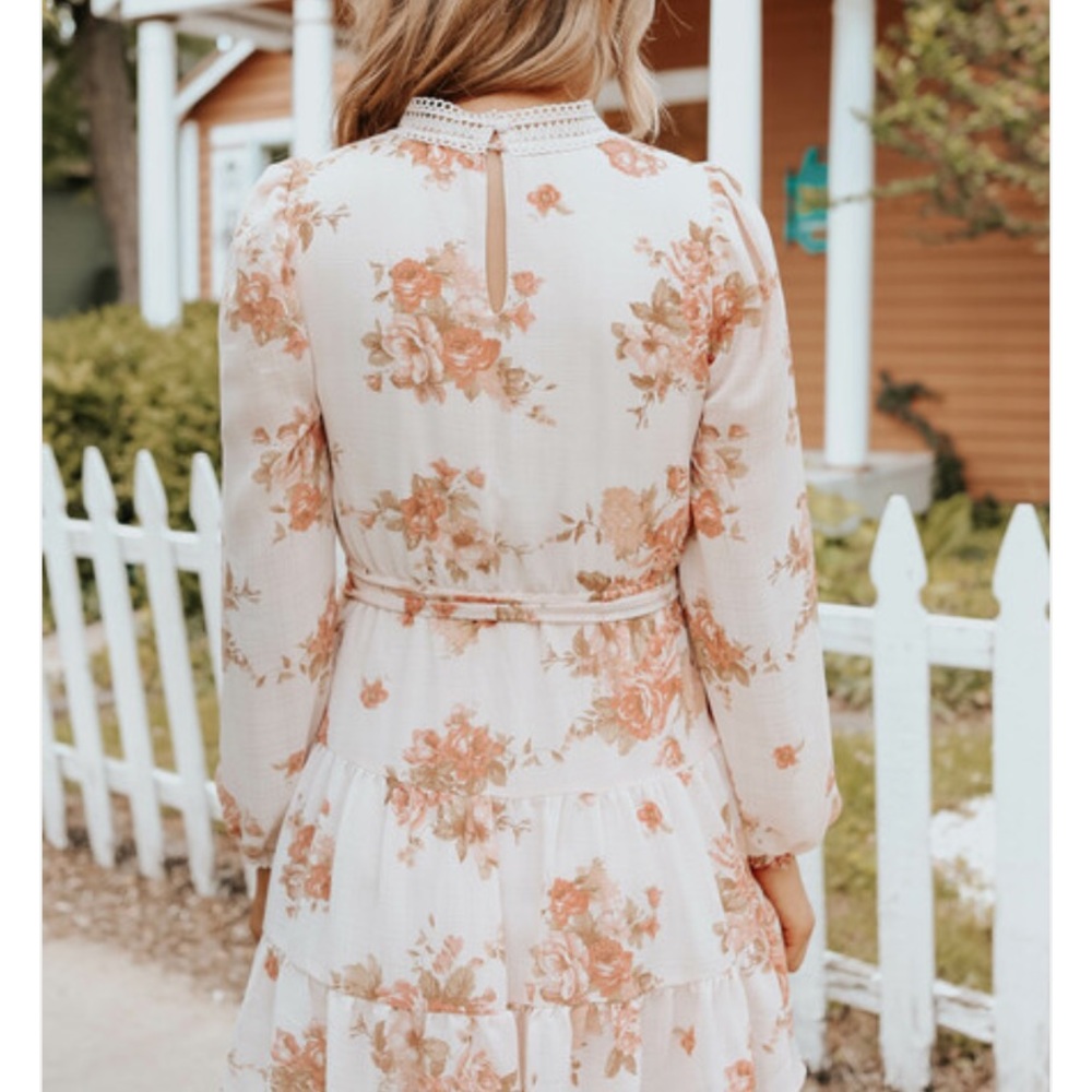 🔴SOLD🔴Brand New Floral Dress - Picture 5 of 7